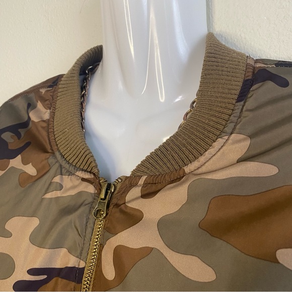 Camouflage bomber jacket: Large **w168 - Picture 6 of 14